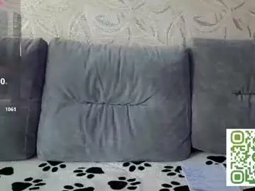 Chaturbate Live Sex Cam of skinny_littledevil