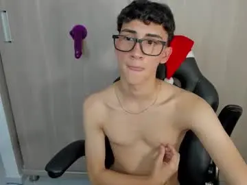 Chaturbate Live Sex Cam of camiboy666