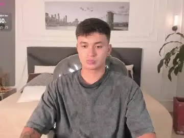 Chaturbate Live Sex Cam of cristopher_strong