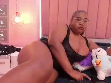 Chaturbate Live Sex Cam of darnellqueen