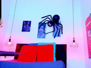 Chaturbate Watch Live Sex Cams of hilary_banks1