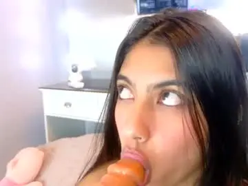 Chaturbate Watch Live Sex Cams of littlejennifer18