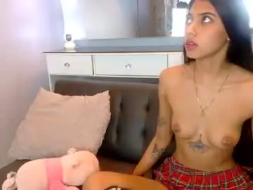 Chaturbate Free Live Porn of littlejennifer18