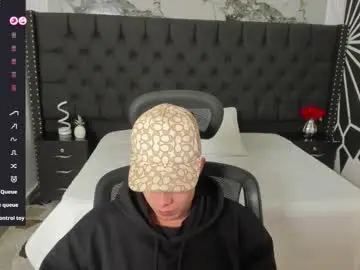 Chaturbate Live Sex Cam of marcuscollins1_