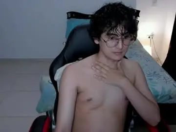 Chaturbate Live Sex Cam of geff_pik