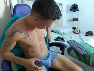 Chaturbate Nude Webcam of andrew_lover21