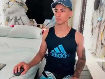 Chaturbate Sex Chat of goldendesirexx_
