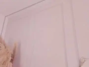Chaturbate Live Sex Cam of mariapettit