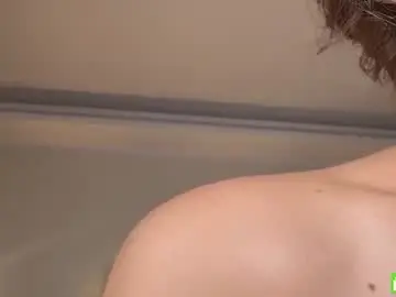 Chaturbate Live Sex Cam of roselyn_rose