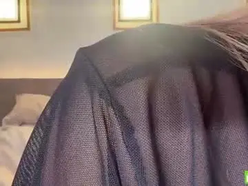Chaturbate Live Sex Cam of roselyn_rose