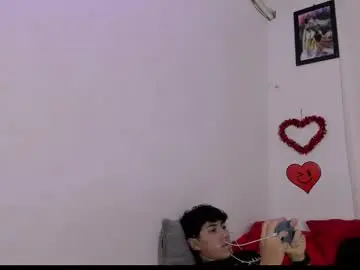 Chaturbate Best live sex cam show of laura_and_kevin