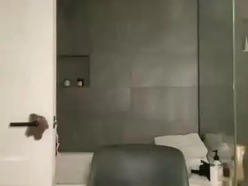 Chaturbate Nude Webcam of ari_02