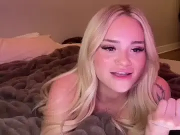 Chaturbate Live Sex of ari_02