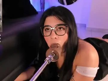 Chaturbate Live Sex Cam of danna_adams1