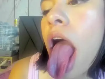 Chaturbate Adult Video Chat of mia_roux13