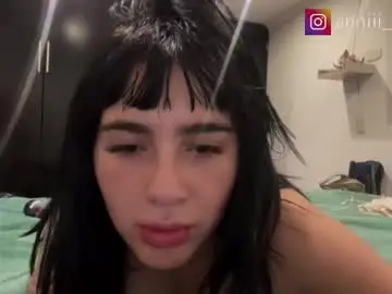 Chaturbate Free Porn Cam of annie_snow_