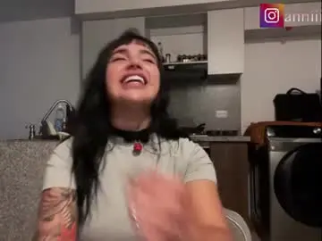 Chaturbate Best live sex cam show of annie_snow_