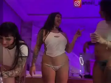 Chaturbate Free Live Porn of annie_snow_