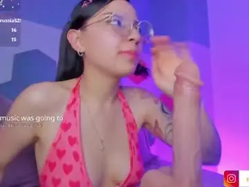 Chaturbate Free Porn Cam of kitty_patitas_suavess
