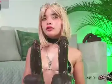 Chaturbate Sex Cam of mili_moon_