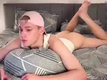 Chaturbate Live Sex Cam of davey_ebash