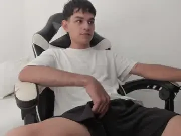 Chaturbate Free Porn Cam of ronaldmq20