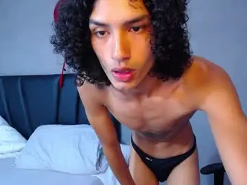 Chaturbate Free Live Porn of tayronx33