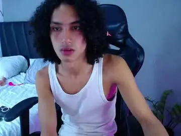 Chaturbate Free Live Porn of tayronx33