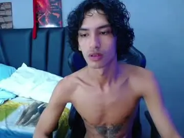 Chaturbate Free Live Porn of tayronx33