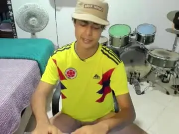 Chaturbate Watch Live Sex Cams of ben_falcon