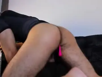 Chaturbate Live Sex Cam of apoloklein_