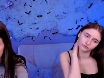 Chaturbate Live Sex Cam of chloe_ley