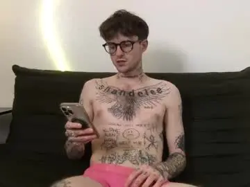 Chaturbate Adult Video Chat of prettyboyszn