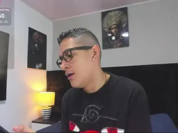 Chaturbate Live Sex Cam of adam_walker_1