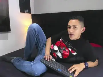 Chaturbate Live Sex Cam of adam_walker_1