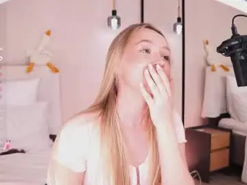 Chaturbate Watch Live Sex Cams of alodiaacomb