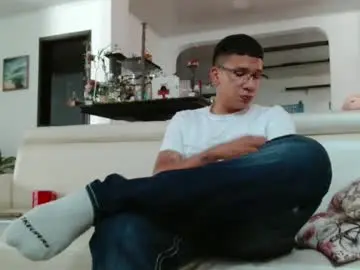 Chaturbate Watch Live Sex Cams of damyan_2003