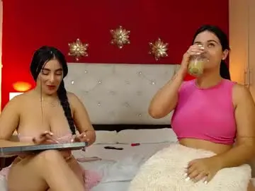 Chaturbate Live Sex Cam of kim_and_mia