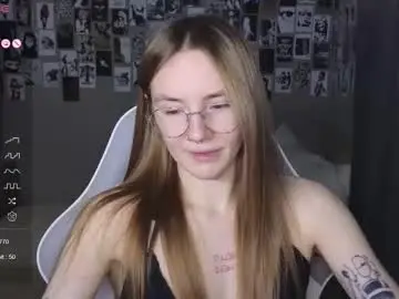 Chaturbate Free Live Porn of littlevildevil