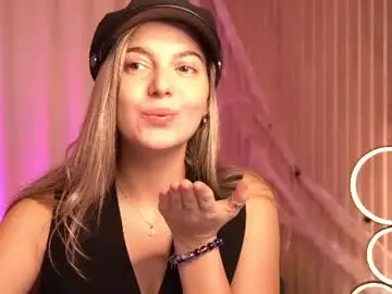 Chaturbate Live Sex Cam of lucreciastorm