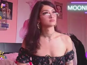 Chaturbate Adult Video Chat of moonfiredance