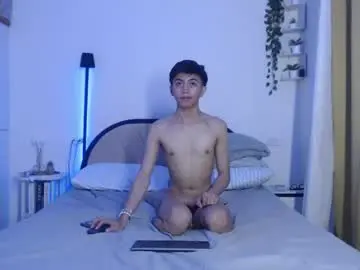 Chaturbate Live Sex Cam of aus_thin02