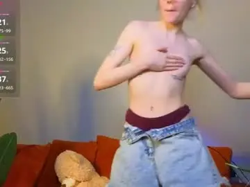 Chaturbate Live Sex Cam of esme_kitty