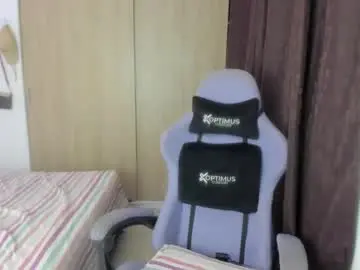 Chaturbate Watch Live Sex Cams of juli_santos_22