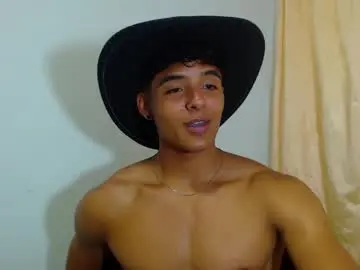 Chaturbate Live Sex Cam of lewis_ly