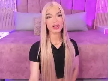 Chaturbate Live Sex Cam of karinaadoll