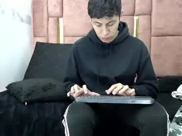 Chaturbate Adult Video Chat of ethan_grayy