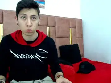Chaturbate Live Porn of ethan_grayy
