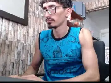 Chaturbate Live Sex Cam of jhosuamoore2