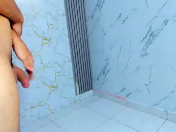 Chaturbate Live Sex Cam of sexy_girls_extremes